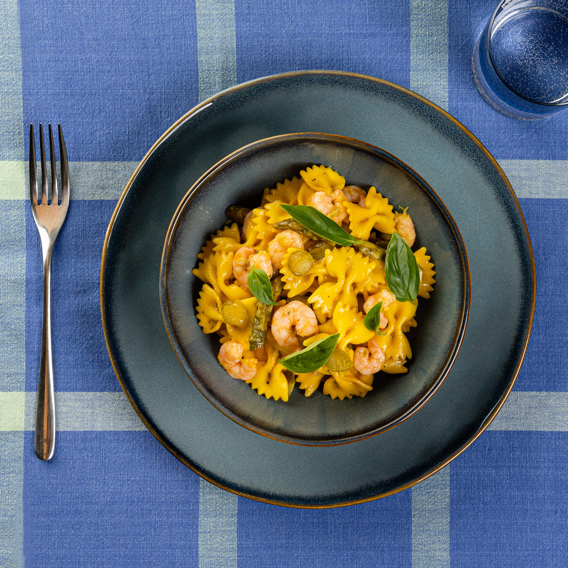 Farfalle fredde gamberi e asparagi